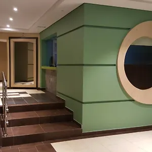 56 Avenue Plaza Hotel